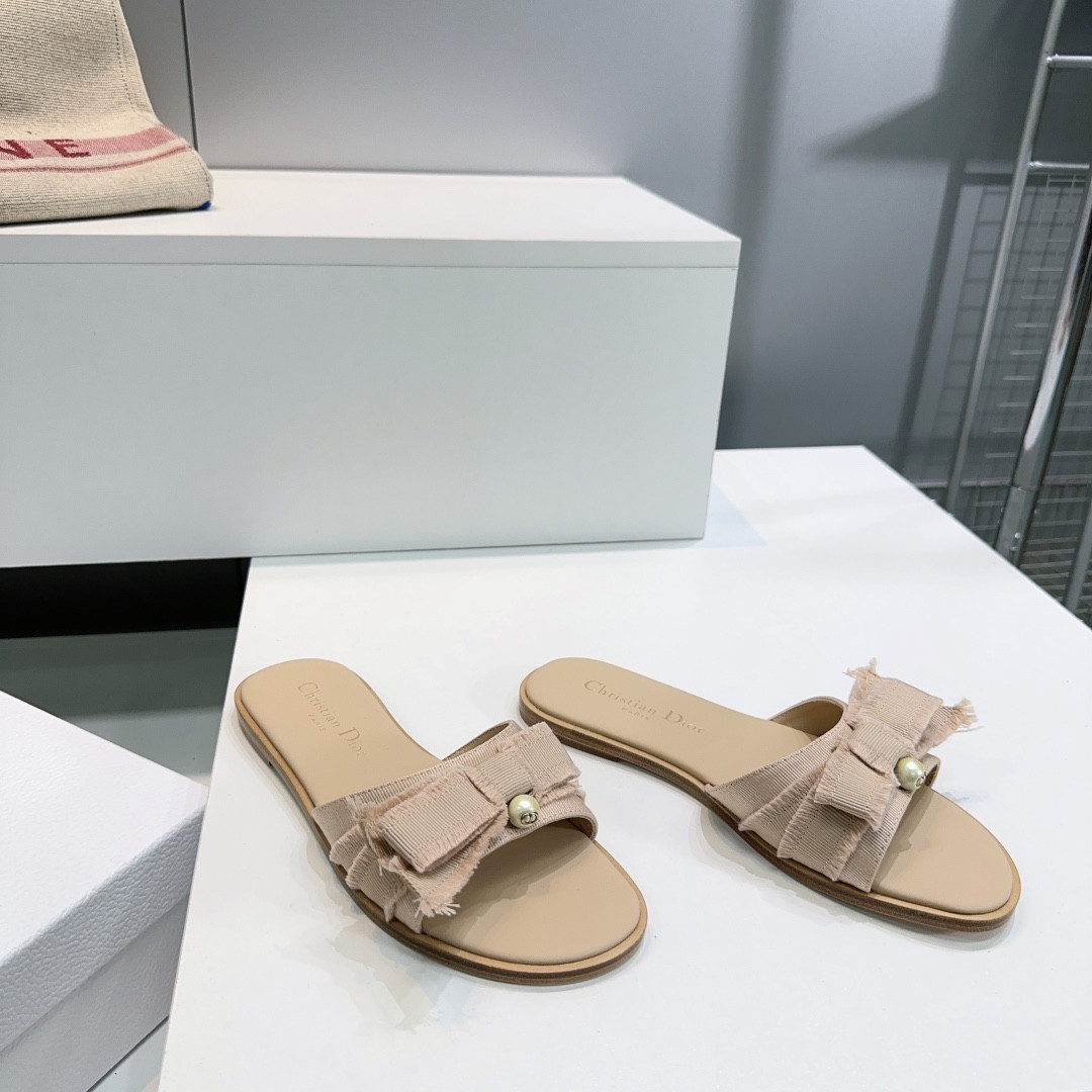 UA Dior Adiorable Slide