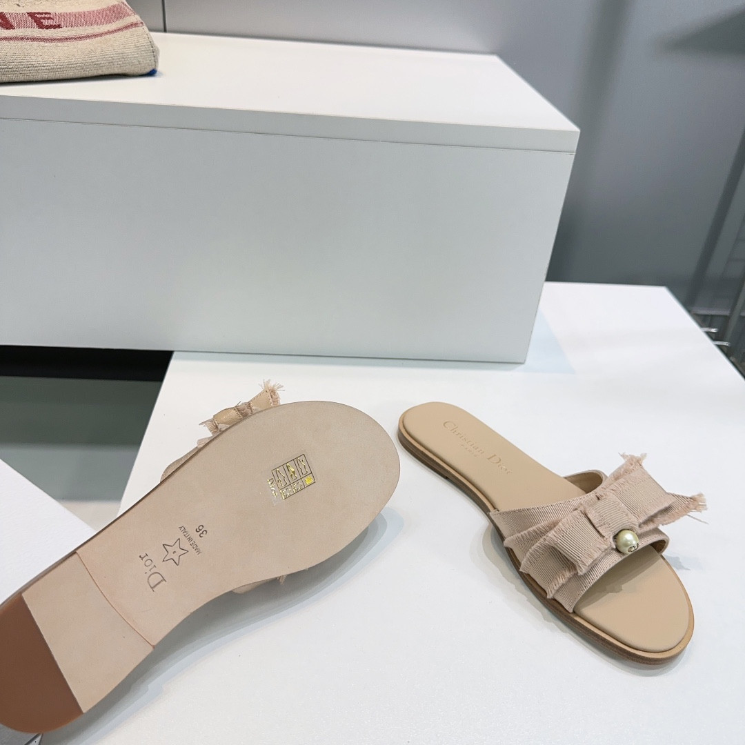 UA Dior Adiorable Slide