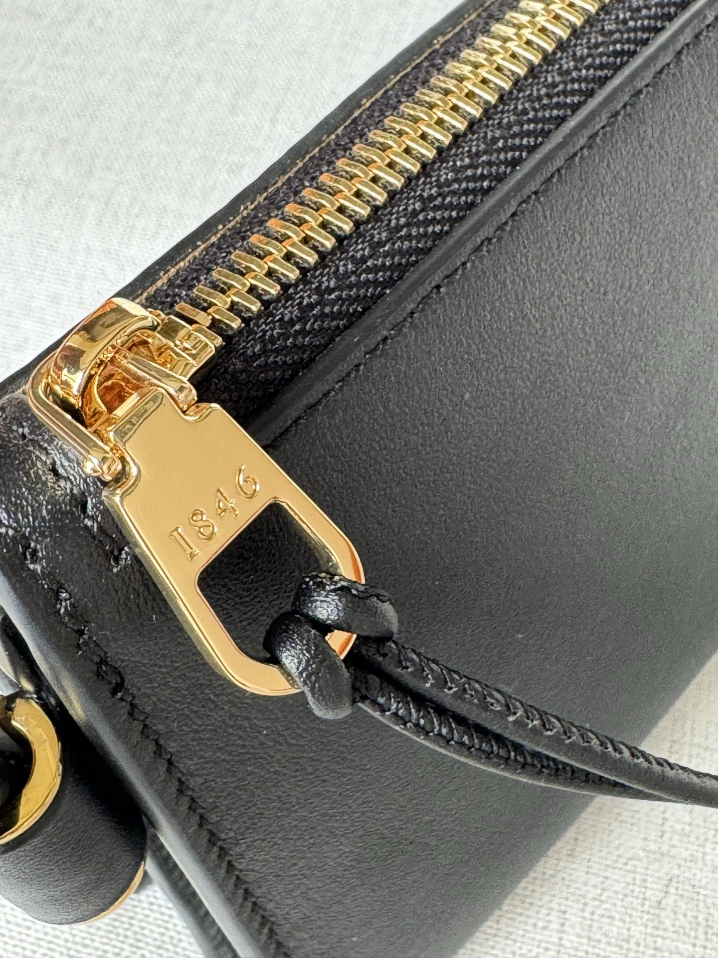 Loewe Joya Pouch 11x22x6cm