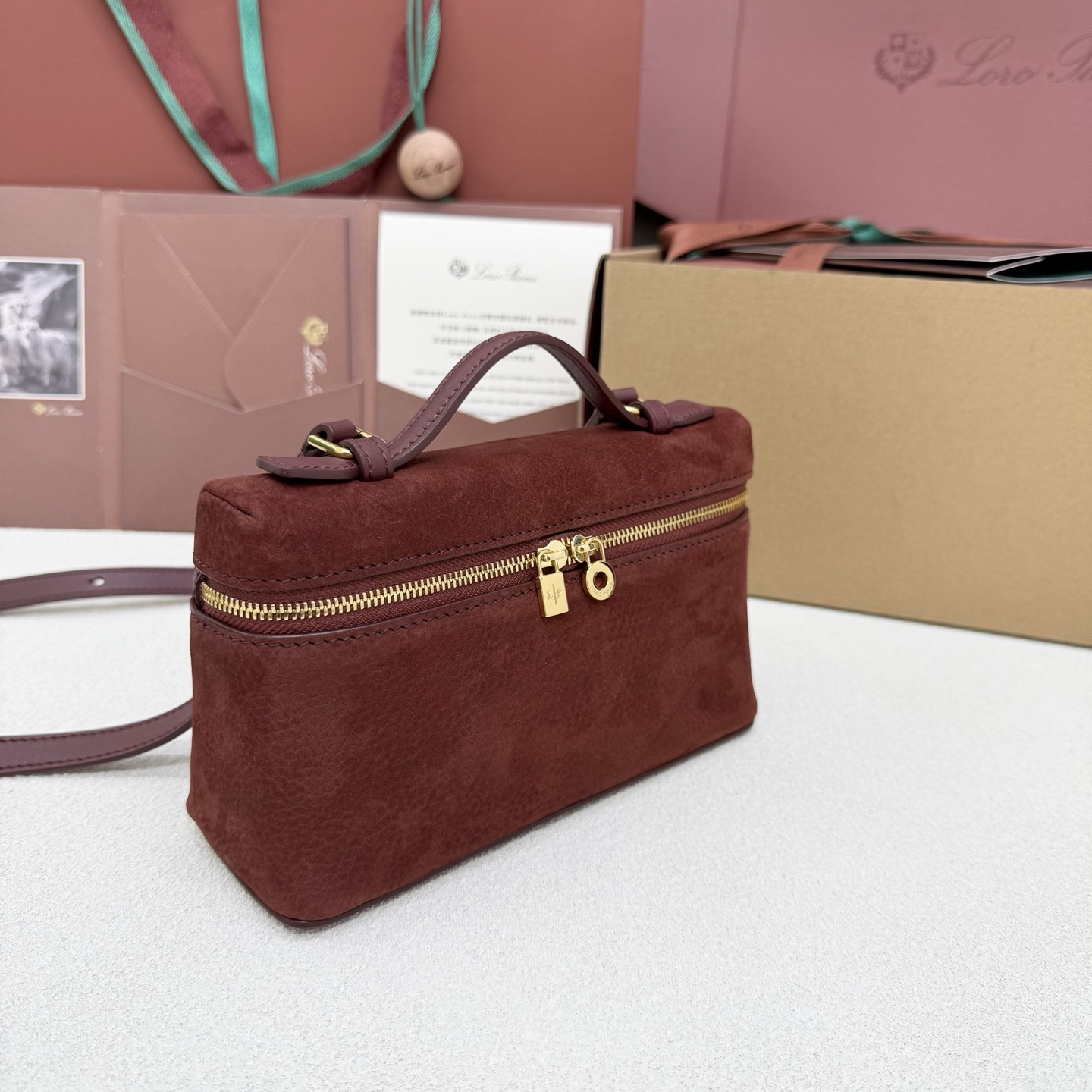 Loro Piana Extra Pocket L19 11 x 19 x 6.5 cm