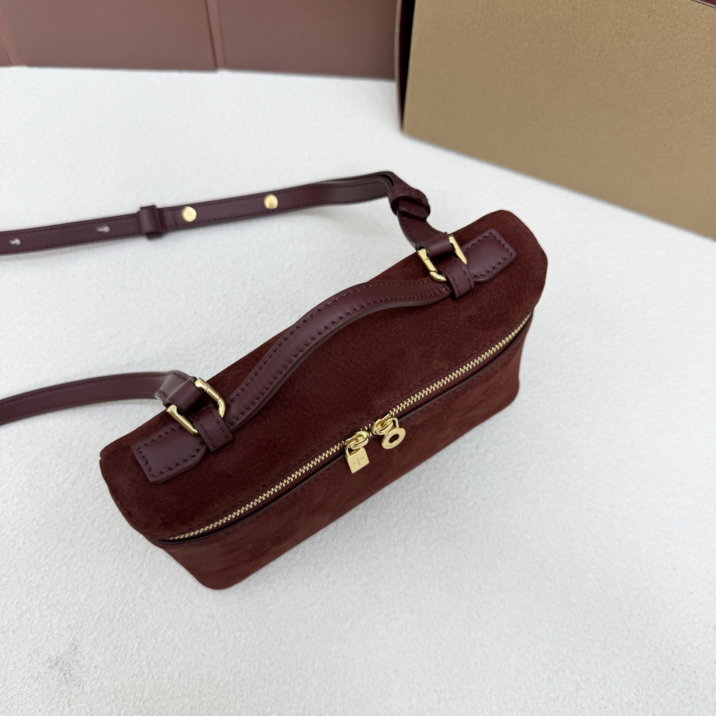 Loro Piana Extra Pocket L19 11 x 19 x 6.5 cm
