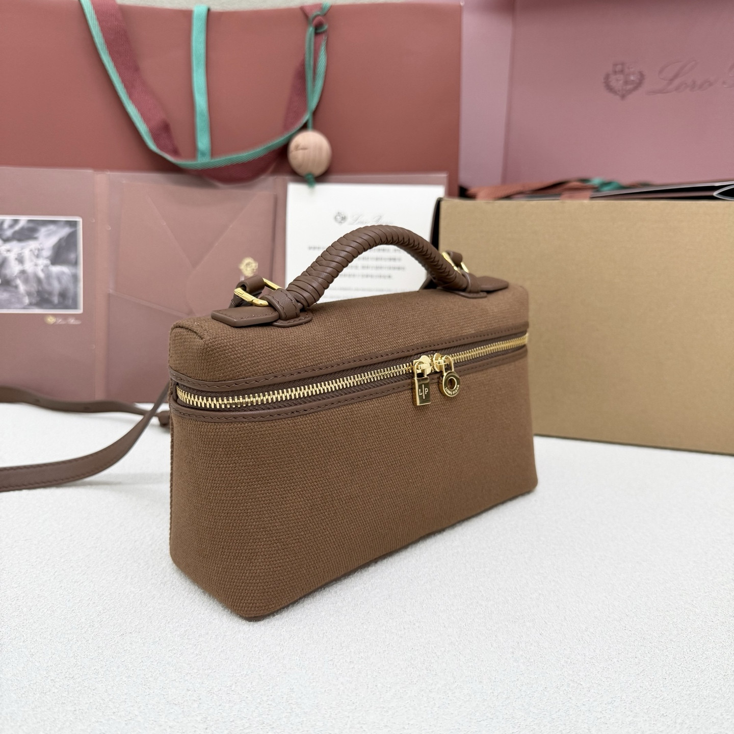 Loro Piana Extra Pocket L19 11 x 19 x 6.5 cm
