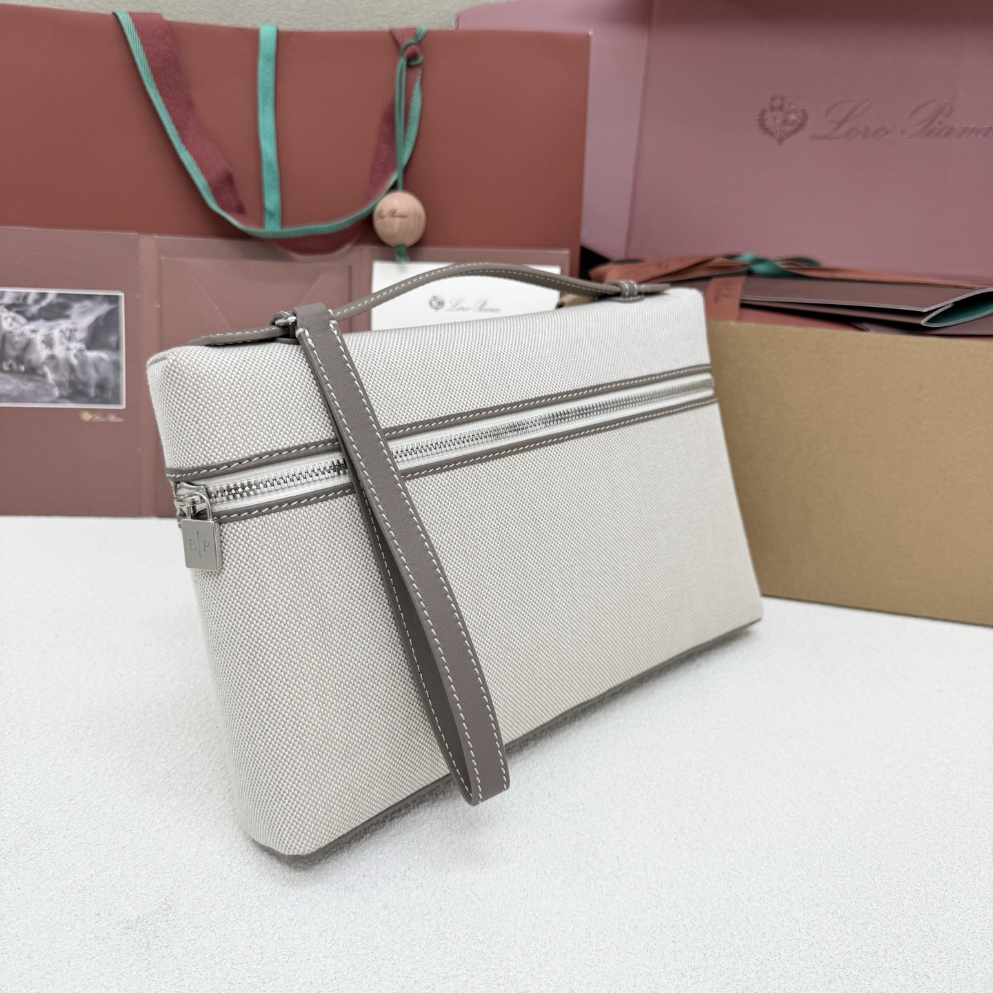 Loro Piana Extra pouch L29 29x18x5cm