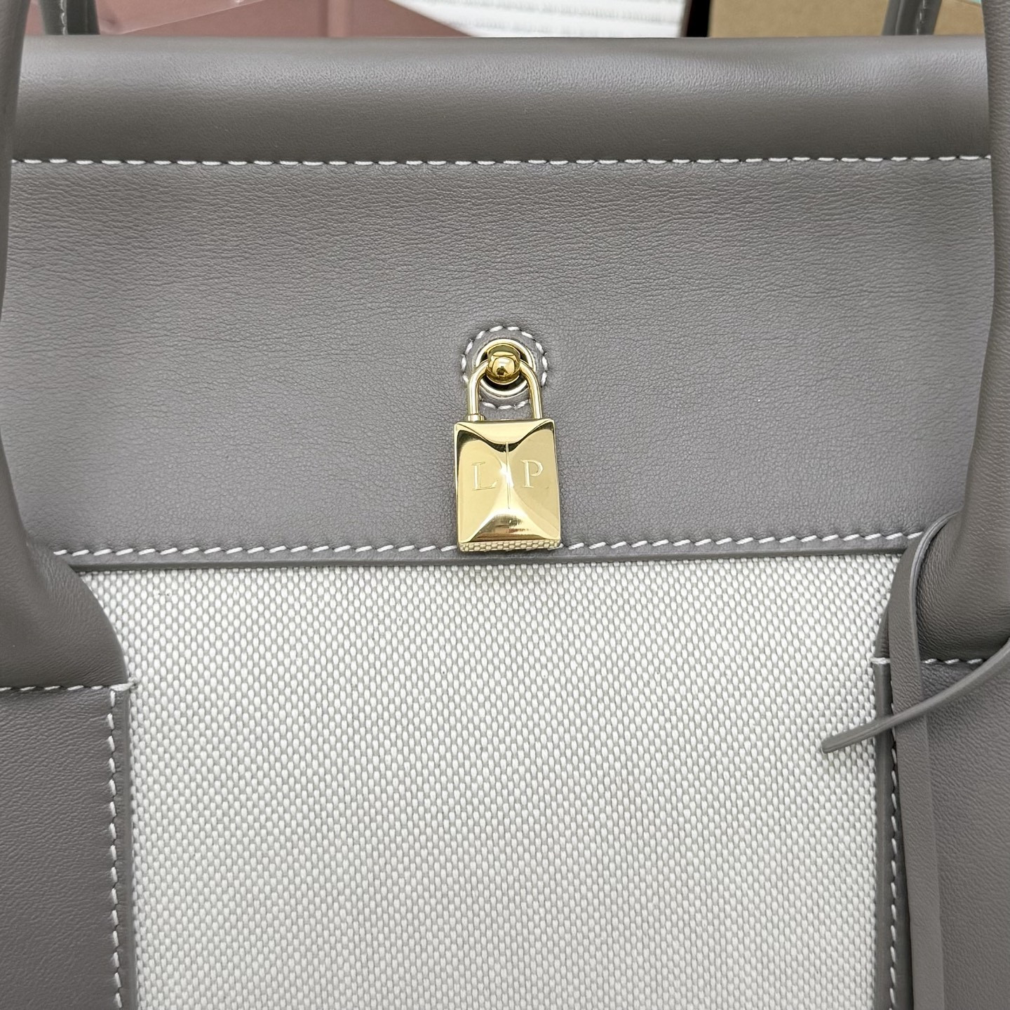 Loro Piana Loom Bag L32 Grained Calfskin 33 x 23 x 18 cm