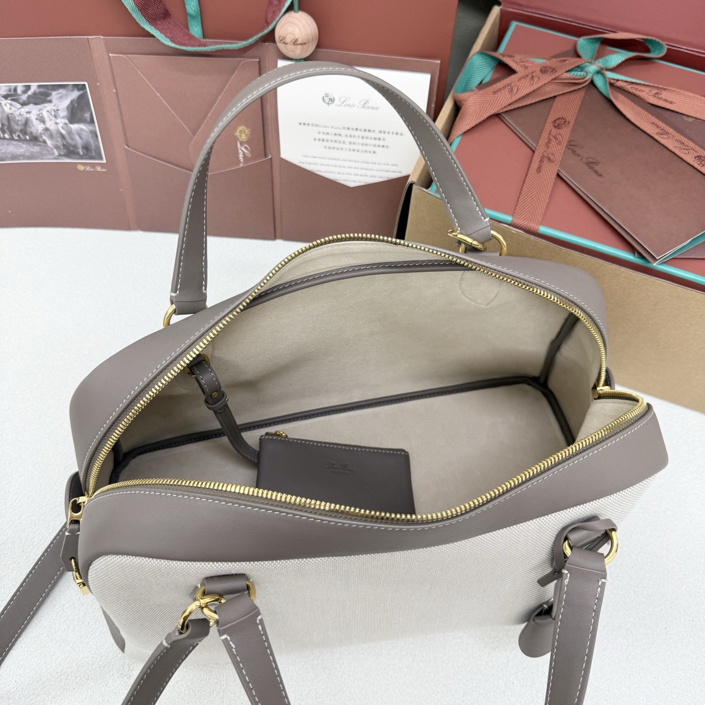 Loro Piana Needle 38x22x16cm