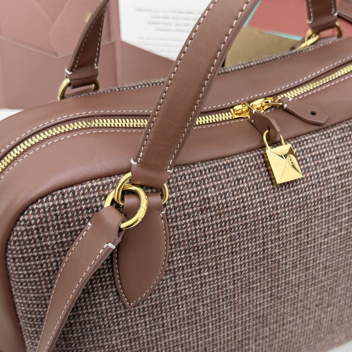 Loro Piana Needle 38x22x16cm