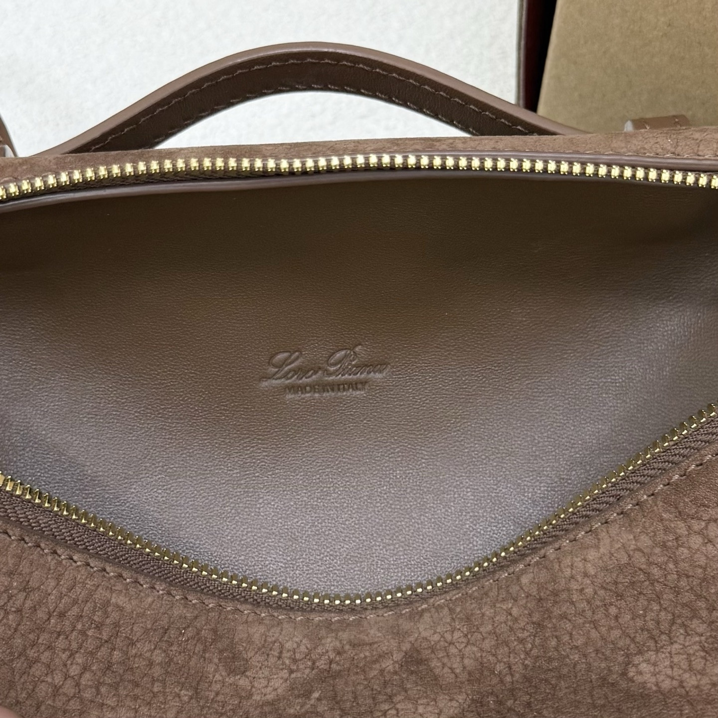 Loro Piana Extra Pocket L19 11 x 19 x 6.5 cm