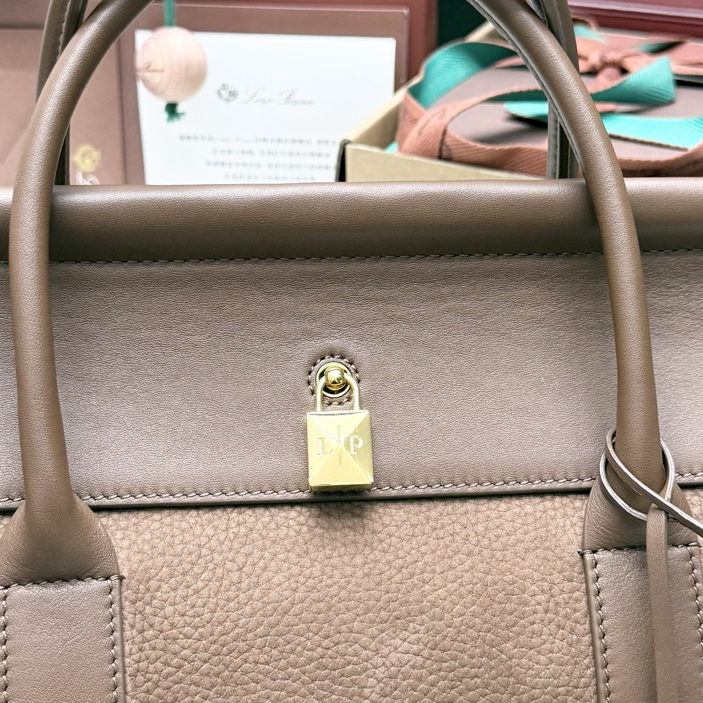 Loro Piana Loom Bag L32 33 x 23 x 18 cm