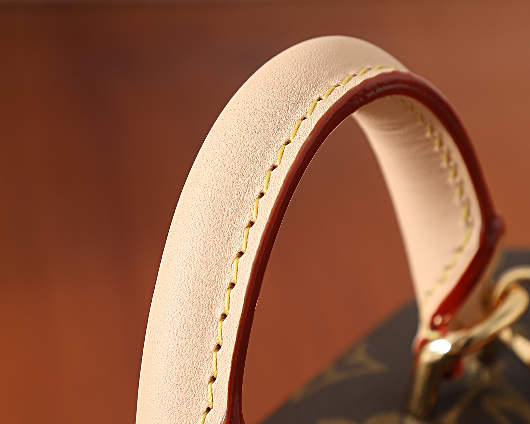 LV Nano Madeleine M28426 21x12.5x6cm