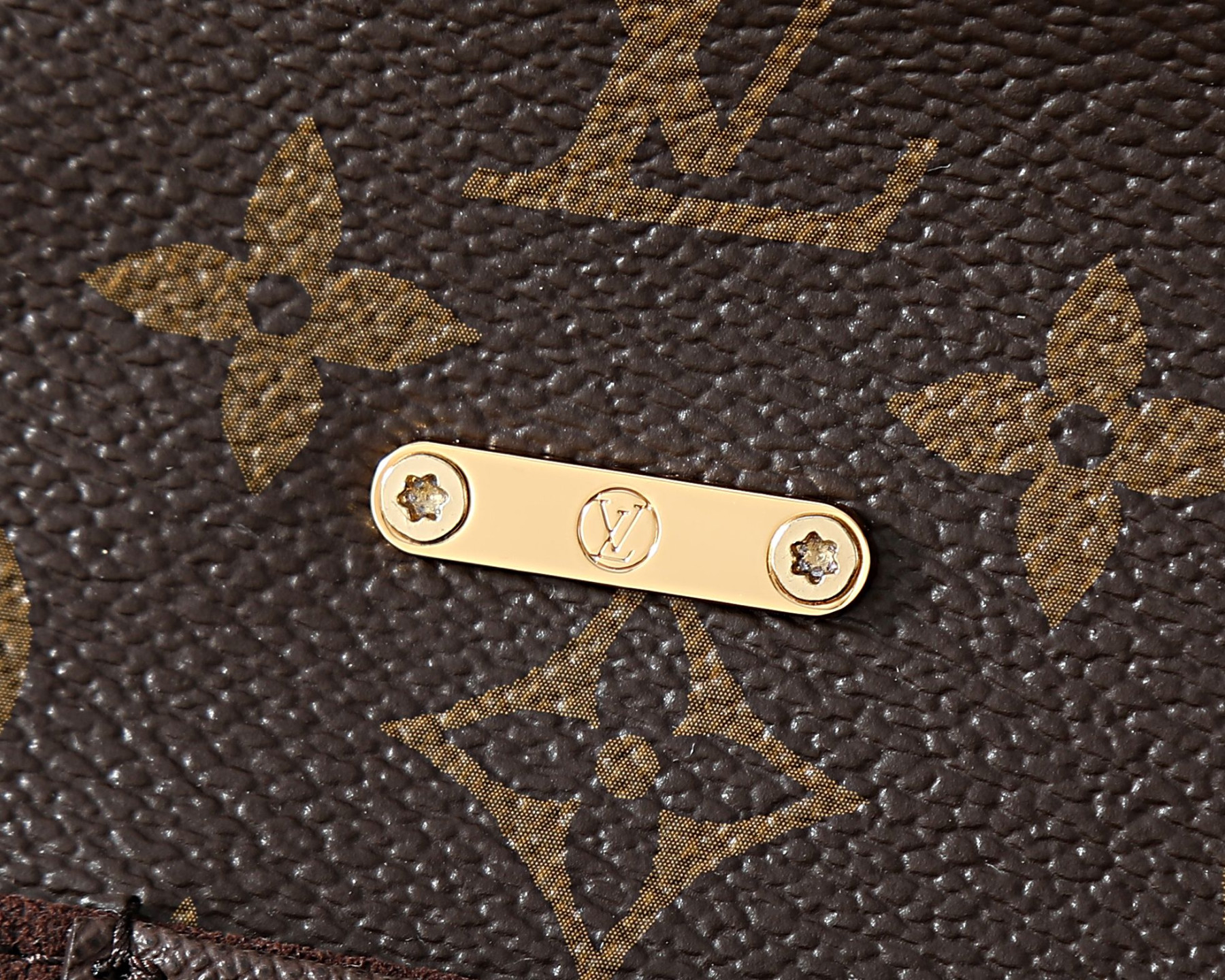 LV Nano Madeleine M28426 21x12.5x6cm