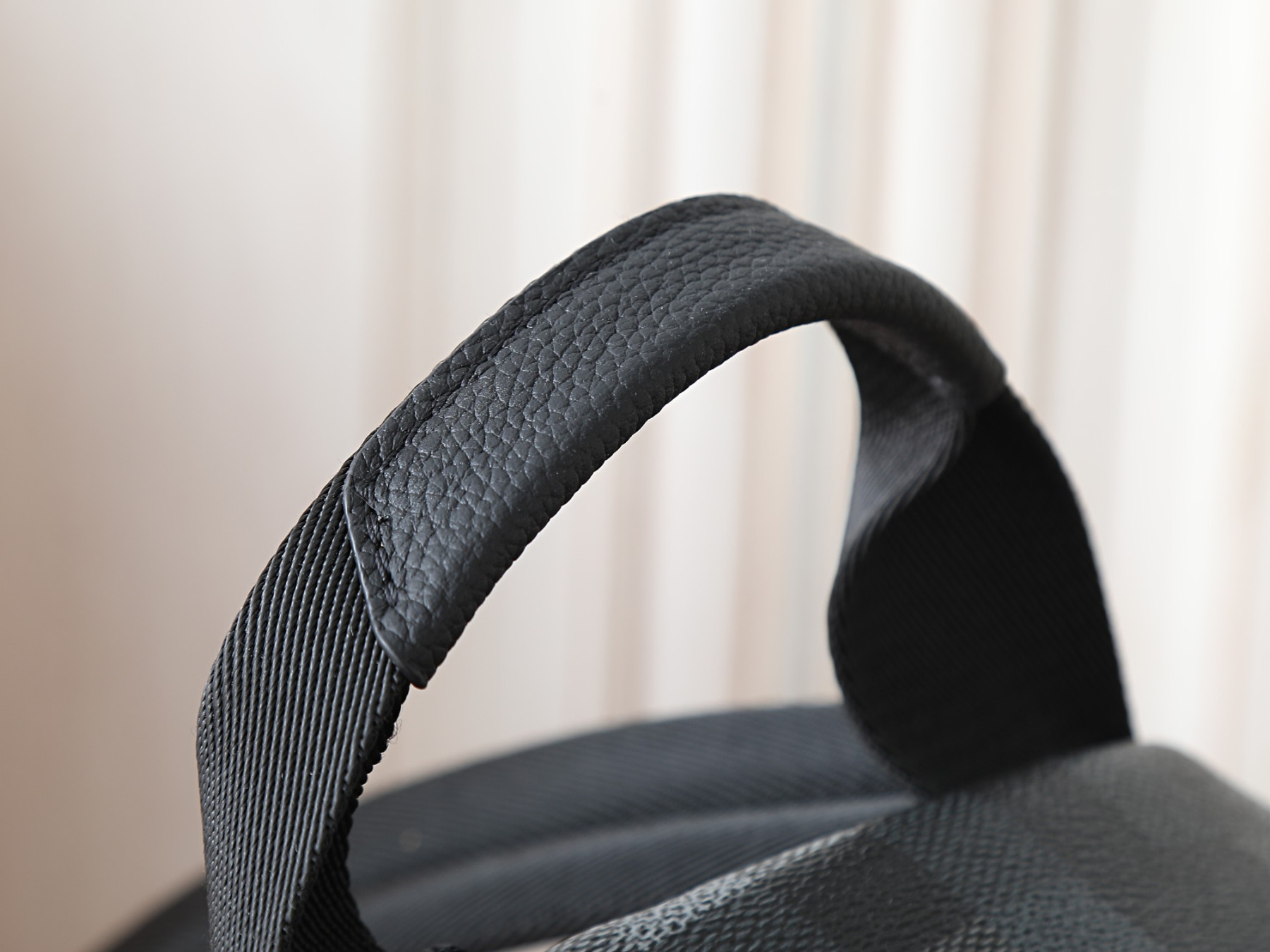 LV Discovery Backpack PM M28789 31x42x17cm