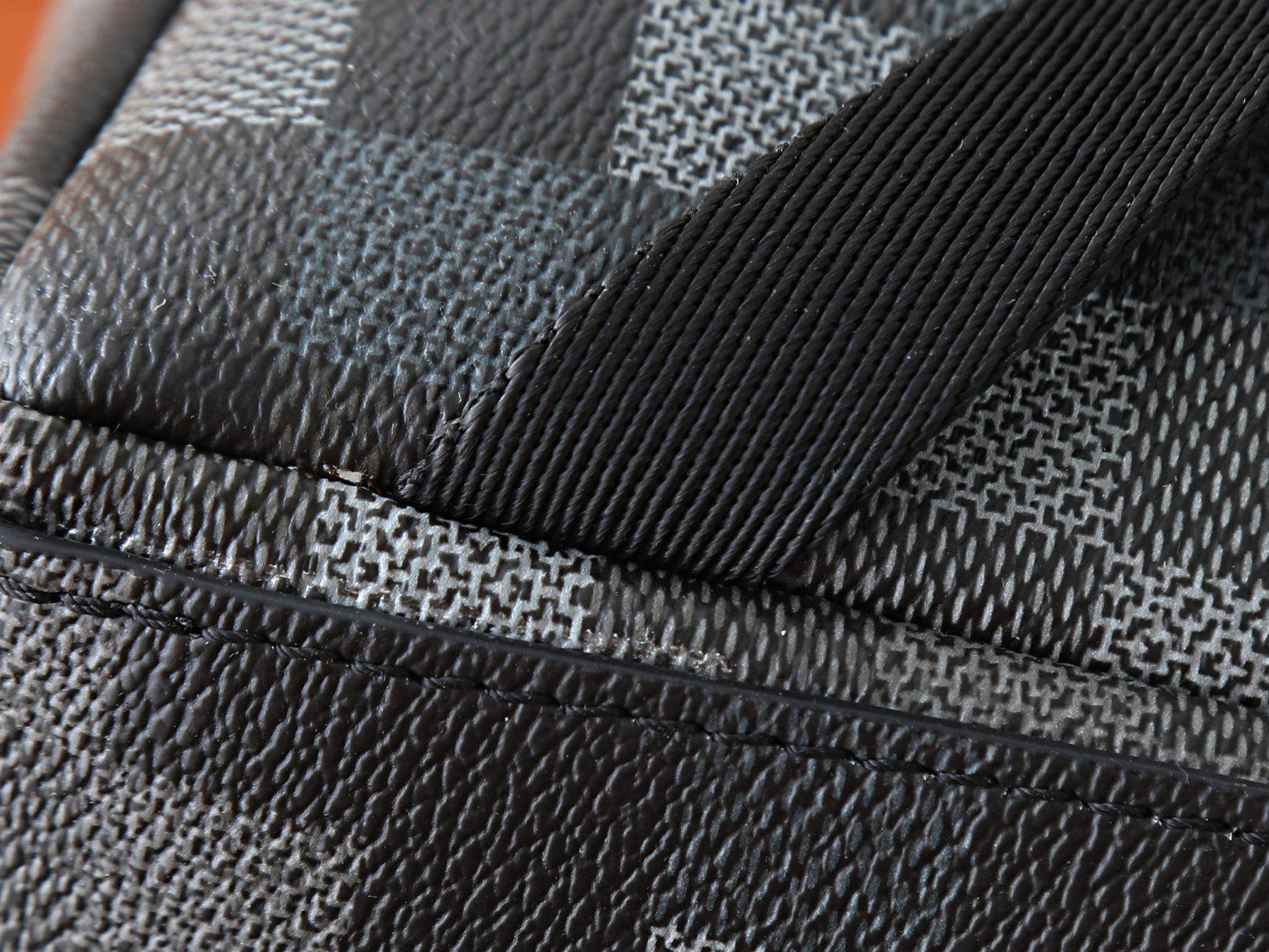 LV Discovery Backpack PM M28789 31x42x17cm
