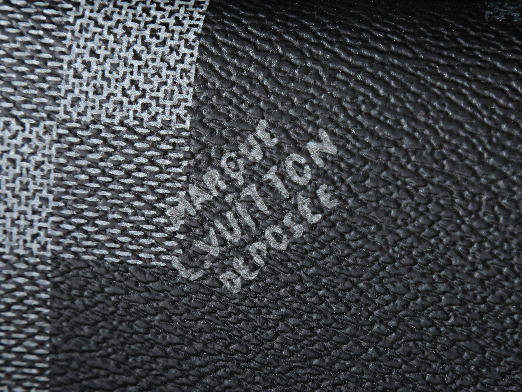 LV Discovery Backpack PM M28789 31x42x17cm