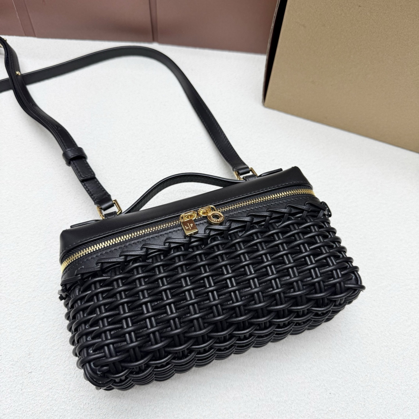 Loro Piana Extra Pocket L19 19 x 11.5 x 7cm