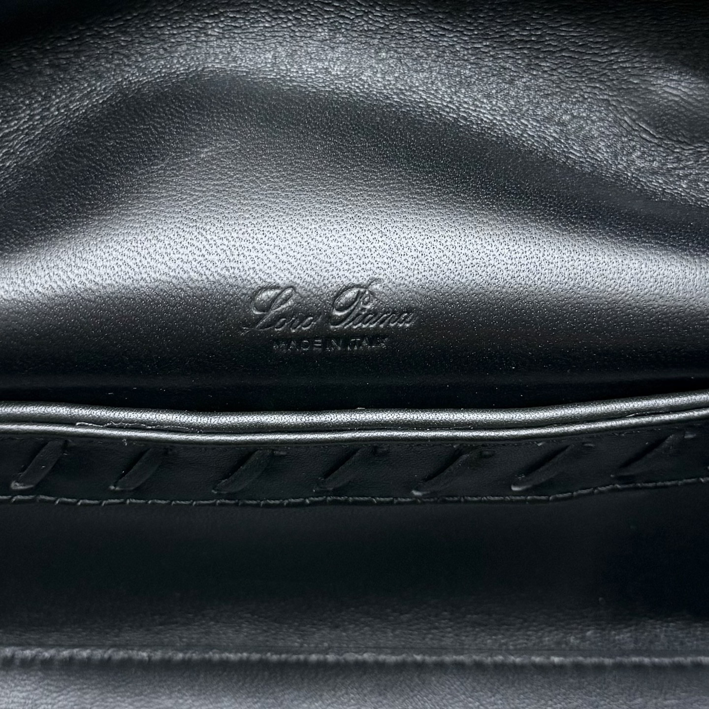 Loro Piana Extra Pocket L19 19 x 11.5 x 7cm