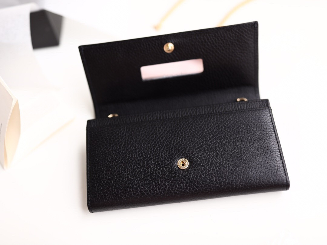 Gvc*1 GG Marmont leather chain wallet